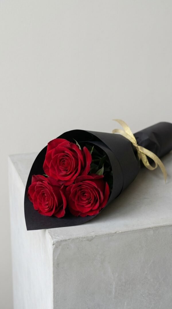 3_freshcut_red_202602021028 3 Roses Gift Wrapped
